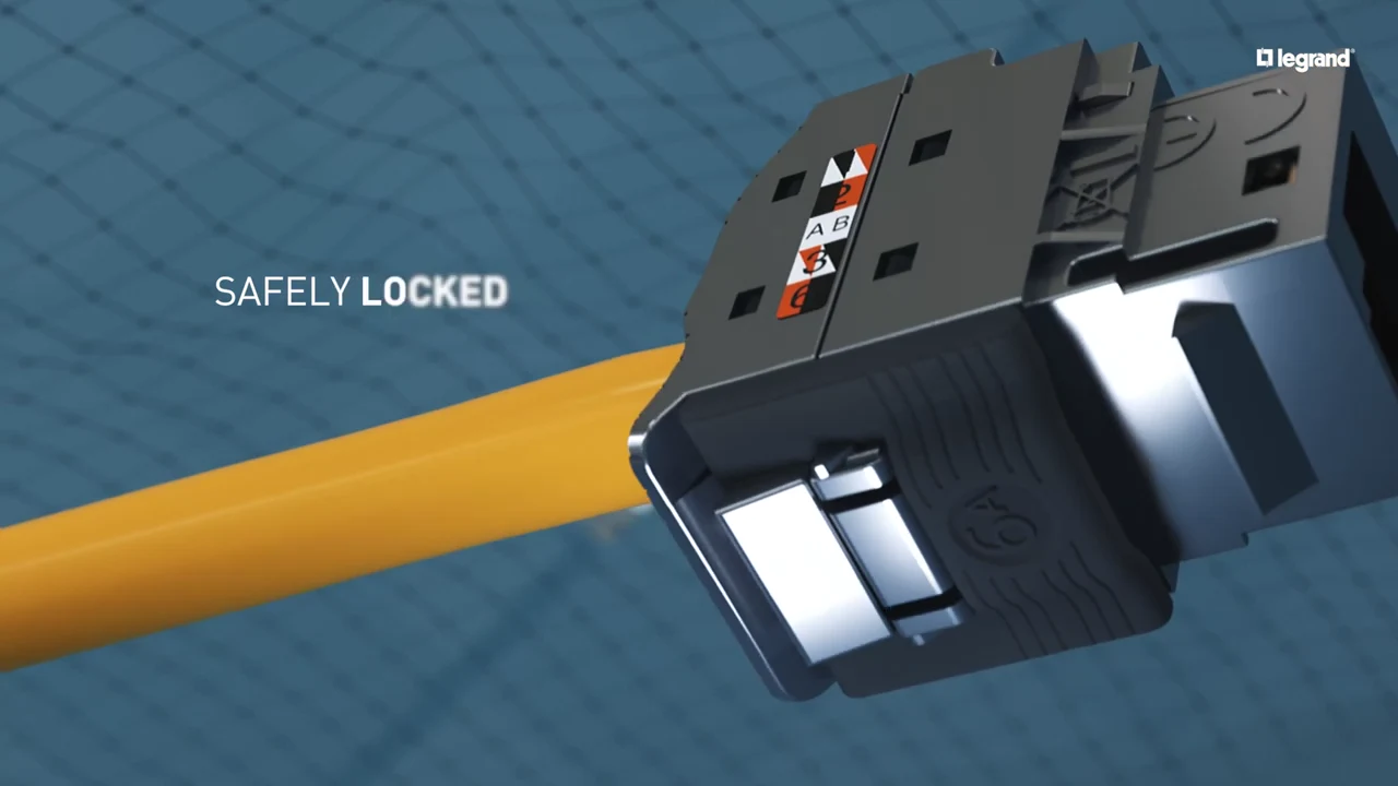 Frame at 0:26: the LINKEO C connector locked onto the cable with the title "Safely locked"